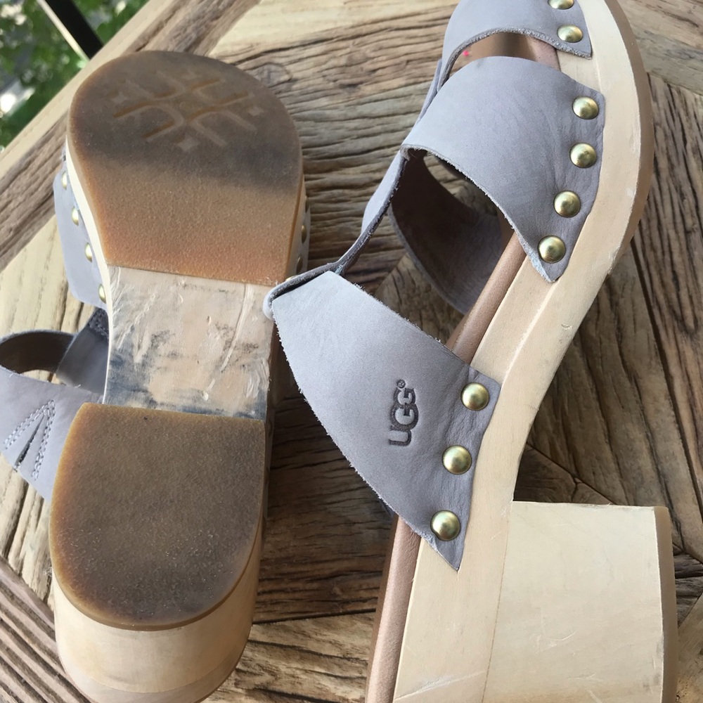 Ugg Sandal - image 4